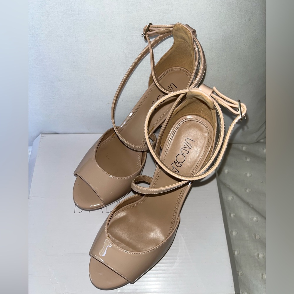 As new!! ISADORA platform nude heels. - Picture 4 of 14